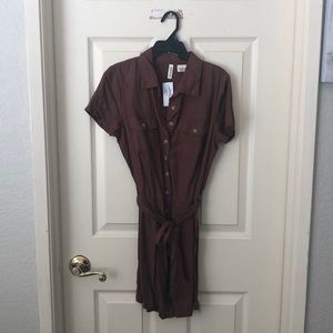 BRAND NEW Sky and Sparrow Romper from Tillys